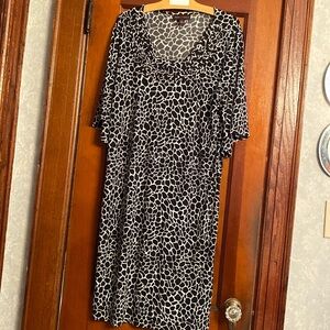 Dana Buchman Large/XL W22 L44 B&W Dress